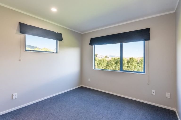 Photo of property in 2 Wallace Loop Road, Koputaroa, Levin, 5571