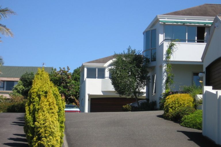 Photo of property in 1/136 Beach Road, Castor Bay, Auckland, 0620