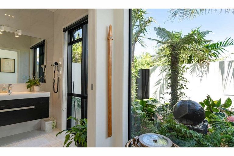 Photo of property in 10 Cochrane Drive, Kerikeri, 0230