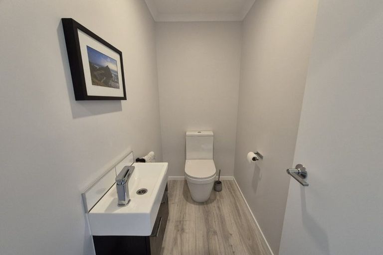 Photo of property in 60 Mawai Hakona Drive, Wallaceville, Upper Hutt, 5018