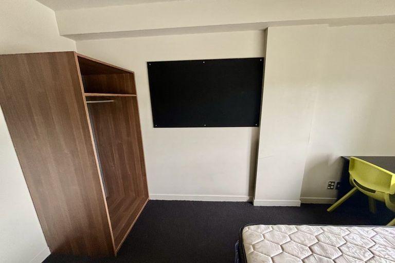 Photo of property in 240 Taranaki Street, Mount Cook, Wellington, 6011