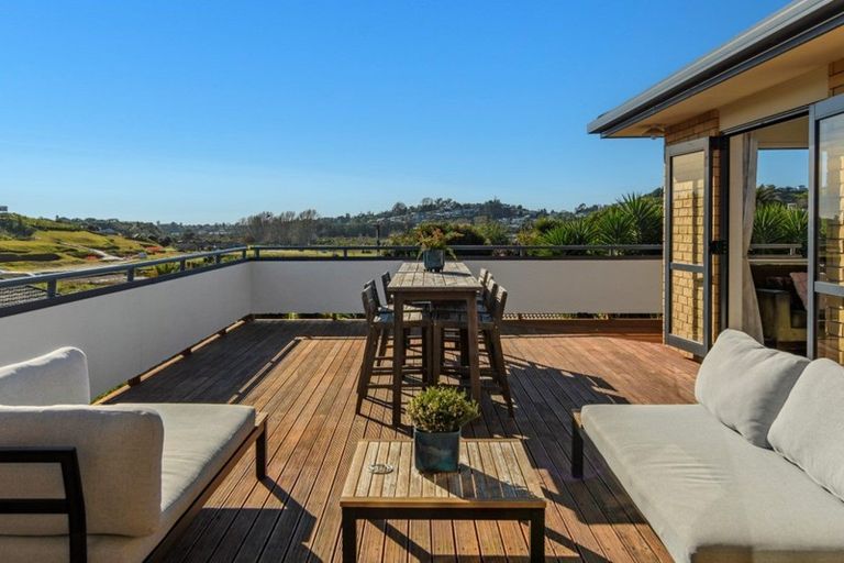 Photo of property in 74 Kinloch Way, Bethlehem, Tauranga, 3110