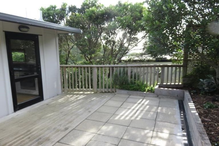 Photo of property in 76 Ranui Crescent, Khandallah, Wellington, 6035