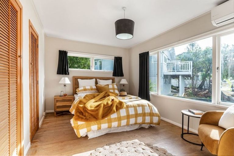 Photo of property in 1/7 Arahia Street, Northcote, Auckland, 0627