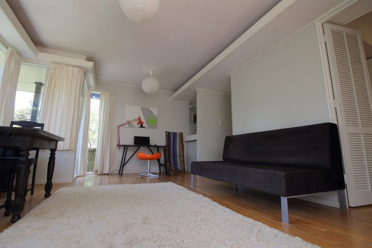 Photo of property in 2/24 Brook Street, Milford, Auckland, 0620