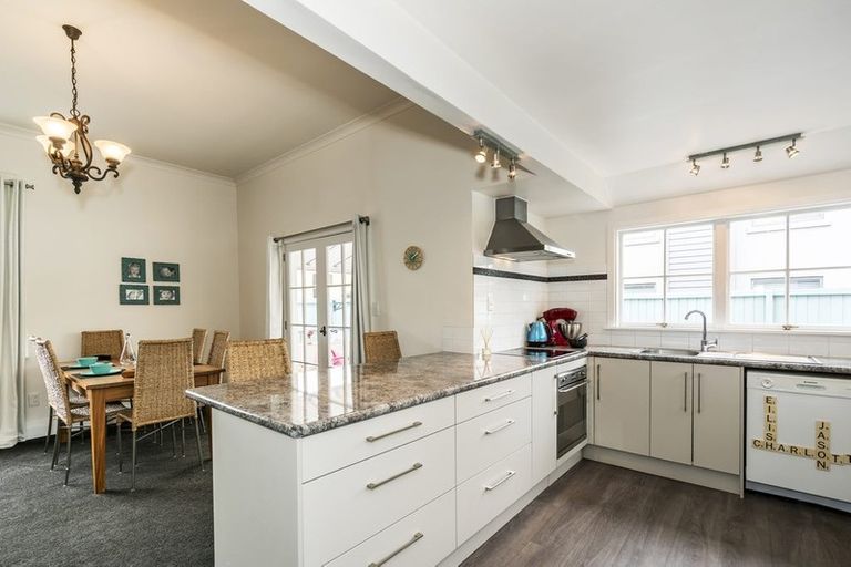 Photo of property in 108 Innes Road, St Albans, Christchurch, 8052