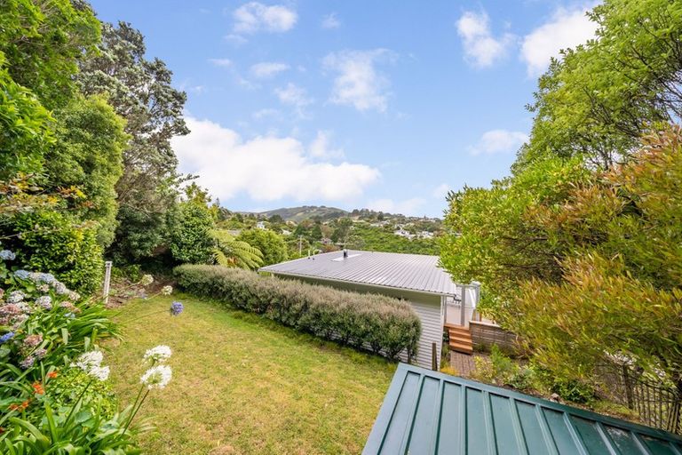 Photo of property in 163a Miromiro Road, Normandale, Lower Hutt, 5010