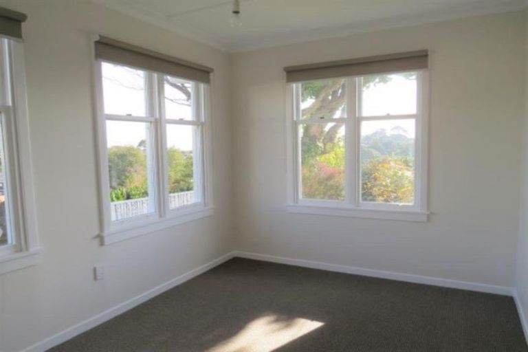 Photo of property in 79 Carrington Street, Lower Vogeltown, New Plymouth, 4310