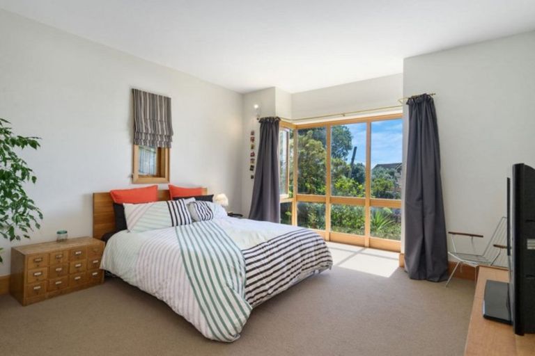 Photo of property in 140 Major Hornbrook Road, Mount Pleasant, Christchurch, 8081