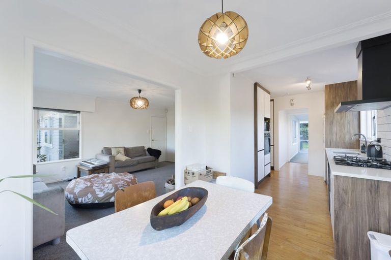 Photo of property in 60 Hilling Street, Titirangi, Auckland, 0604