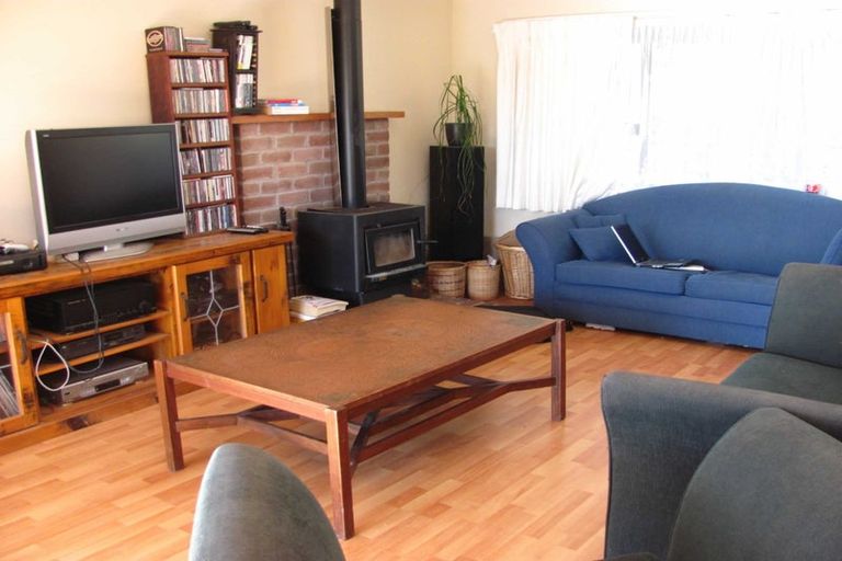 Photo of property in 3 Compass Place, Te Atatu Peninsula, Auckland, 0610