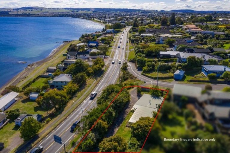 Photo of property in 194 Lake Terrace, Waipahihi, Taupo, 3330