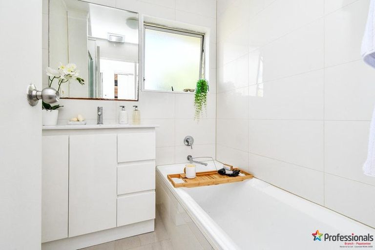 Photo of property in 183 Coxhead Road, Wattle Downs, Auckland, 2103