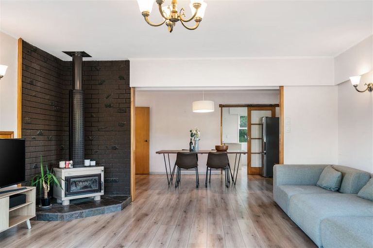 Photo of property in 14 Jonathan Place, Sunnynook, Auckland, 0620