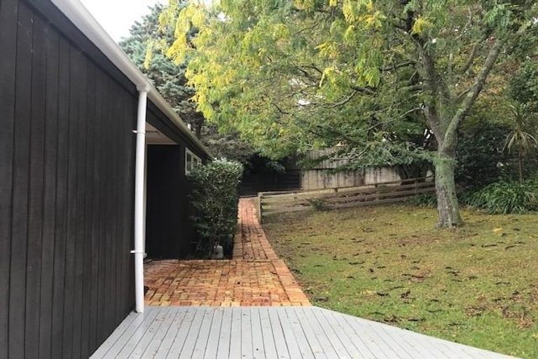 Photo of property in 2 Pine Hill Crescent, Browns Bay, Auckland, 0630