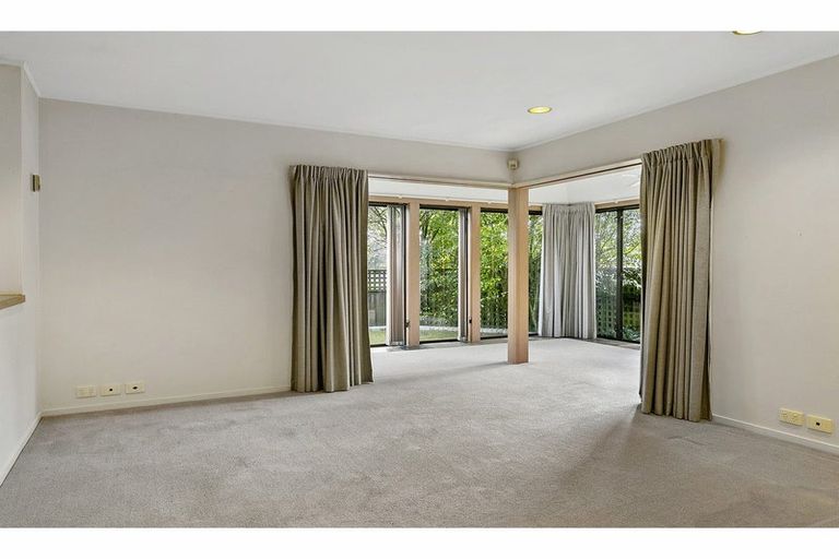 Photo of property in 20 Kurupae Road, Hilltop, Taupo, 3330