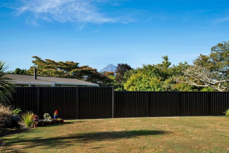 Photo of property in 1266 Egmont Road, Egmont Village, New Plymouth, 4372