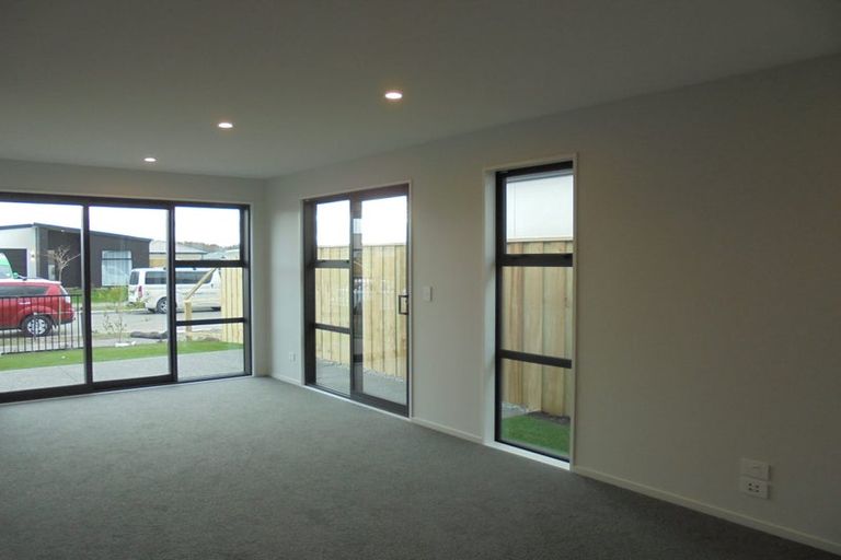 Photo of property in 37 Chrysolite Place, Belfast, Christchurch, 8051