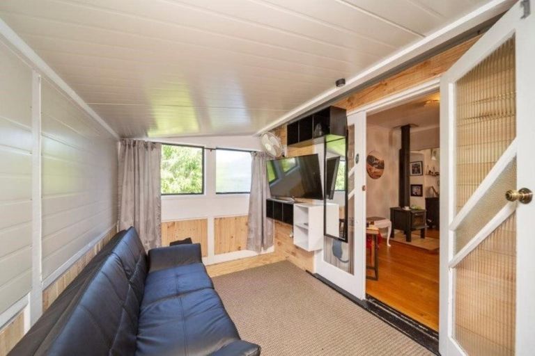 Photo of property in 86 South Road, Manaia, 4612