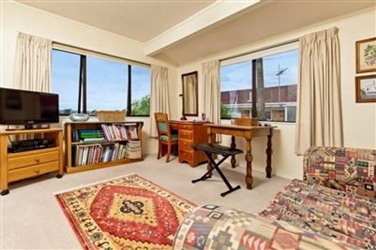 Photo of property in 2/14 Aramoana Avenue, Devonport, Auckland, 0624