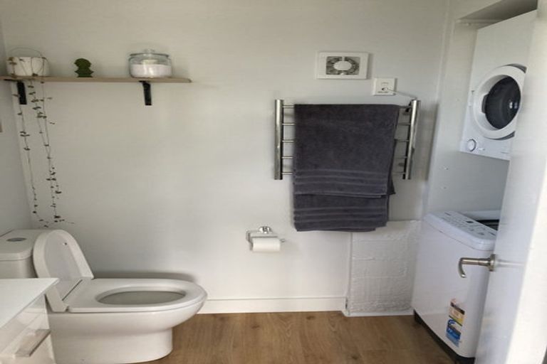 Photo of property in 92 Karepa Street, Brooklyn, Wellington, 6021