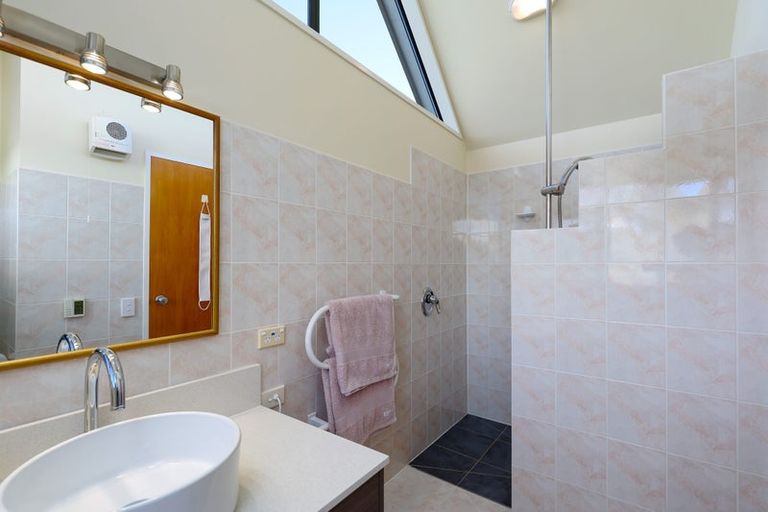 Photo of property in 102 Tokongawa Drive, Kaiteriteri, Motueka, 7197
