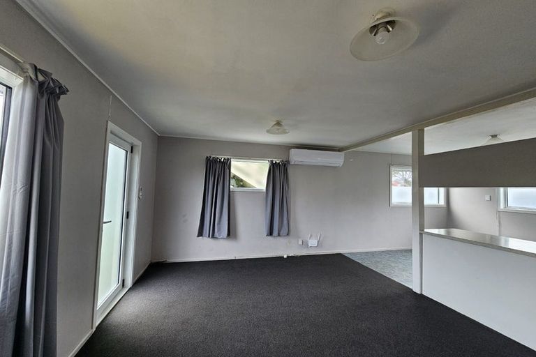 Photo of property in 2/54 Awamutu Grove, Waiwhetu, Lower Hutt, 5010