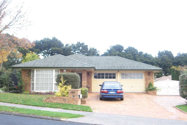 Photo of property in 31 Kuripaka Crescent, The Gardens, Auckland, 2105