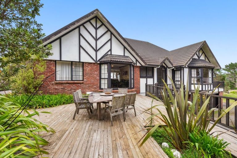 Photo of property in 117 Sweetacres Drive, Belmont, Lower Hutt, 5010