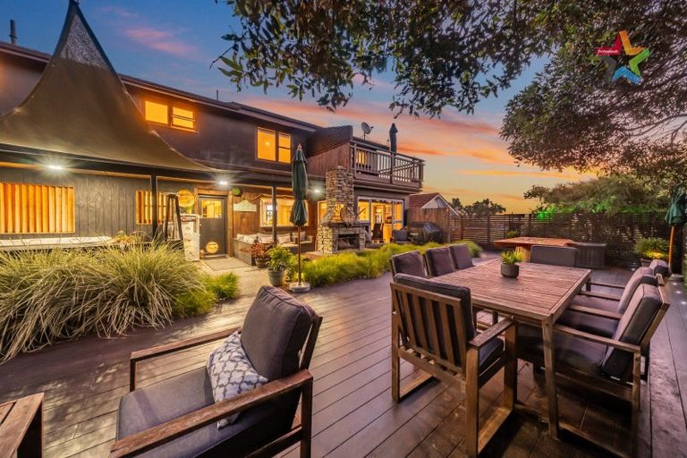 Photo of property in 15 Summit Road, Fairfield, Lower Hutt, 5011