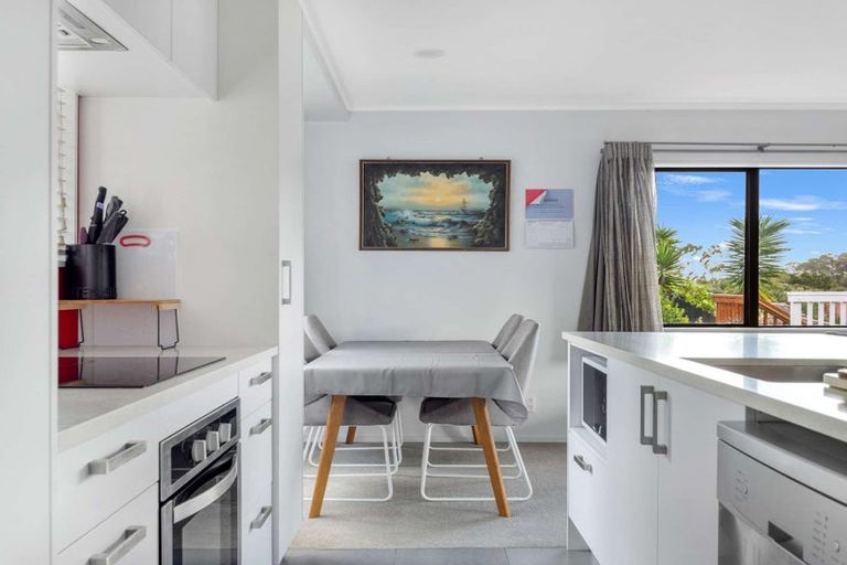 Photo of property in 2/58 James Street, Bayview, Auckland, 0629
