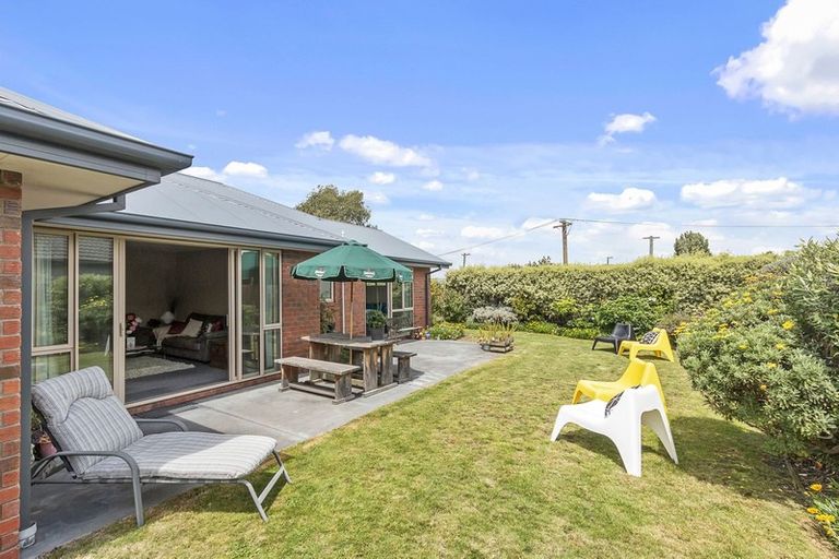 Photo of property in 27 Mataroa Place, Parklands, Christchurch, 8083