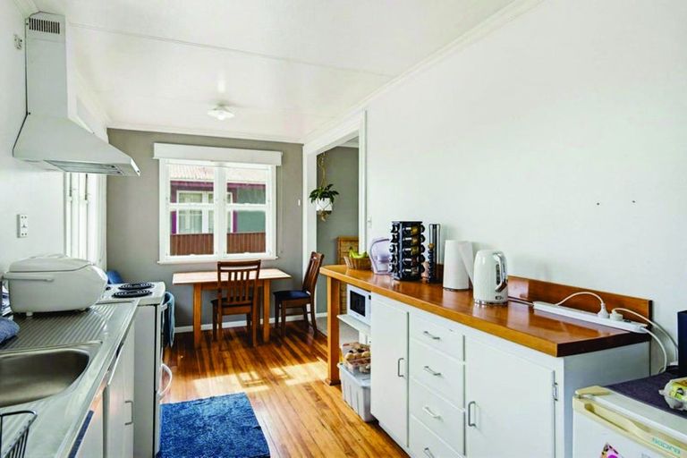 Photo of property in 14 William Street, Levin, 5510