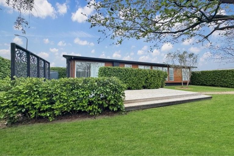 Photo of property in 16 Burgundy Drive, Martinborough, 5711