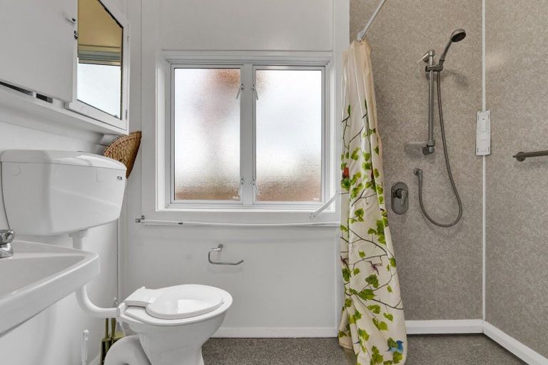 Photo of property in 43 Parris Street, Waitara, 4320