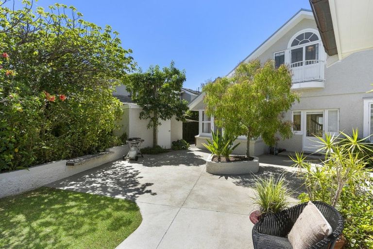 Photo of property in 18 Hamana Street, Narrow Neck, Auckland, 0622