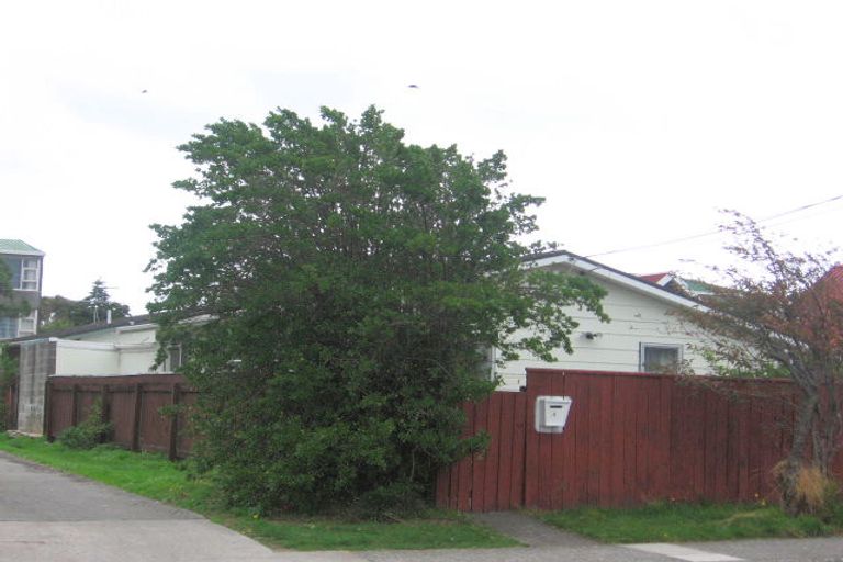 Photo of property in 1 Randwick Crescent, Moera, Lower Hutt, 5010