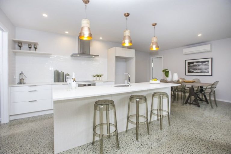 Photo of property in 18 Laly Haddon Place, Matakana, 0985