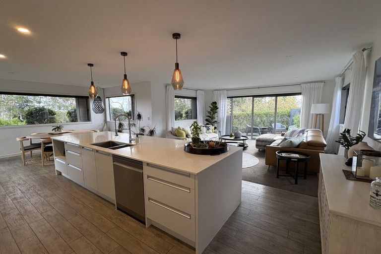 Photo of property in 8 Hikanui Drive, Havelock North, 4130