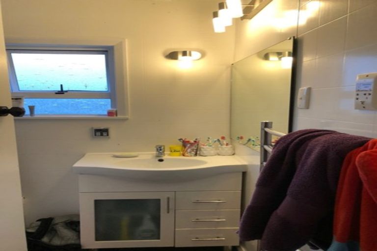 Photo of property in 18b South Street, Tawa, Wellington, 5028