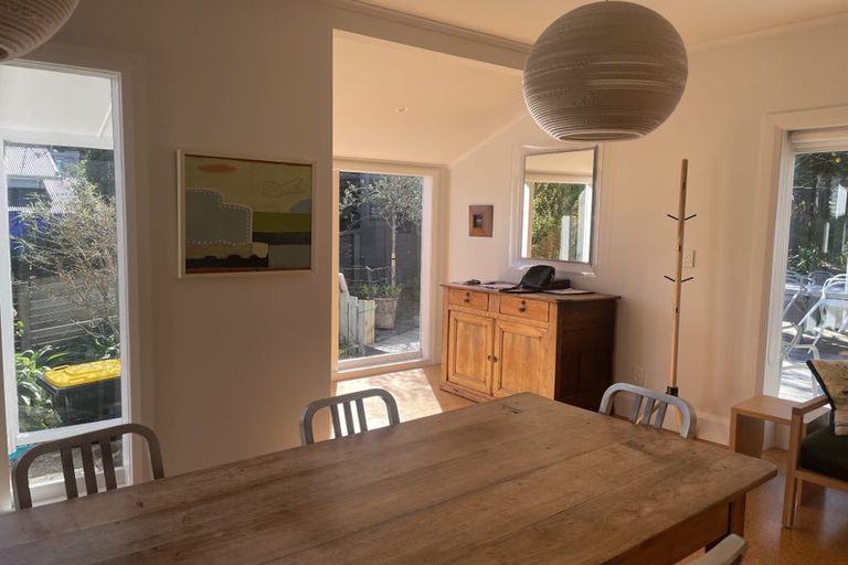 Photo of property in 11 Ngatoto Street, Khandallah, Wellington, 6035