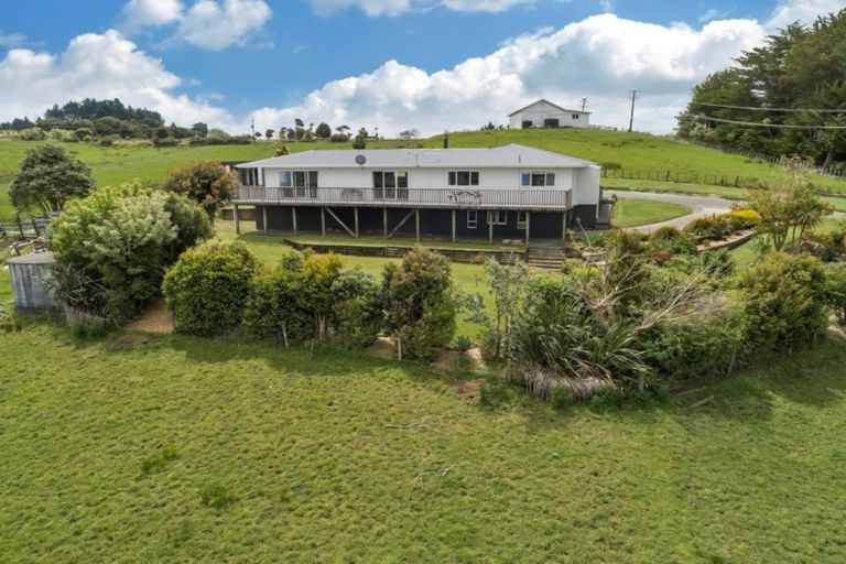 Photo of property in 18 Marohemo Road, Maungaturoto, 0583
