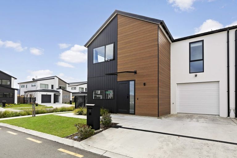 Photo of property in 1 Bonneval Lane, Wallaceville, Upper Hutt, 5018