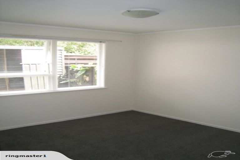 Photo of property in 2/10 Agincourt Street, Glenfield, Auckland, 0629