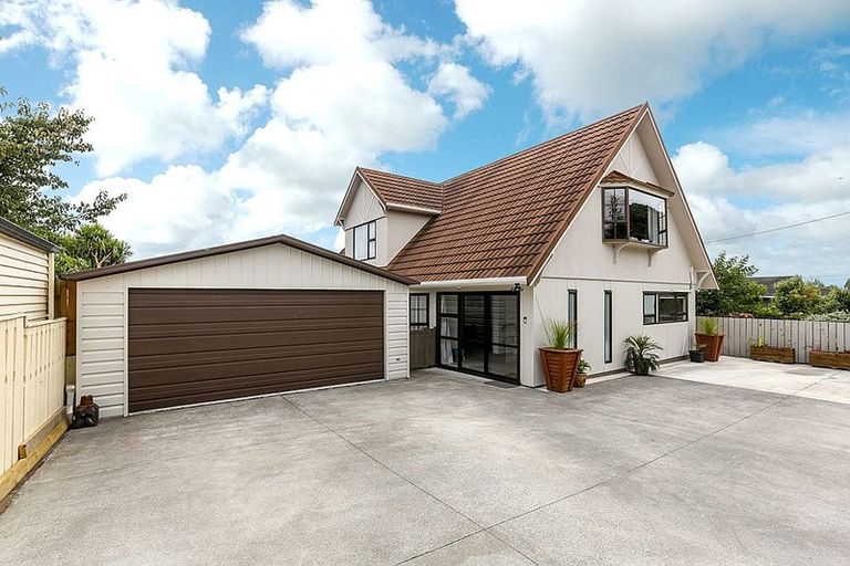 Photo of property in 220 Frankley Road, Frankleigh Park, New Plymouth, 4310