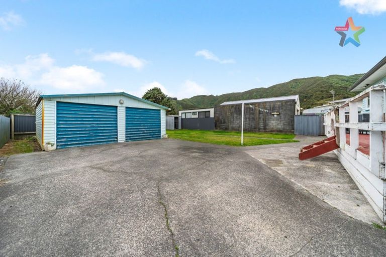 Photo of property in 52 Russell Road, Wainuiomata, Lower Hutt, 5014