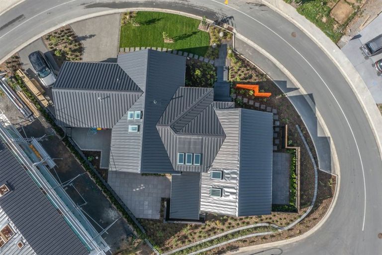Photo of property in 16 Rotorua Grove, Aotea, Porirua, 5024