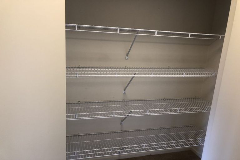 Photo of property in 11 Siena Place, Te Atatu Peninsula, Auckland, 0610