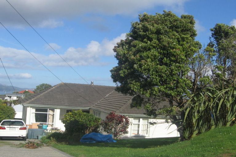 Photo of property in 29 Poto Road, Normandale, Lower Hutt, 5010