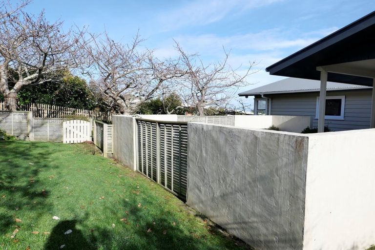 Photo of property in 8 Kotare Street, Waikanae, 5036